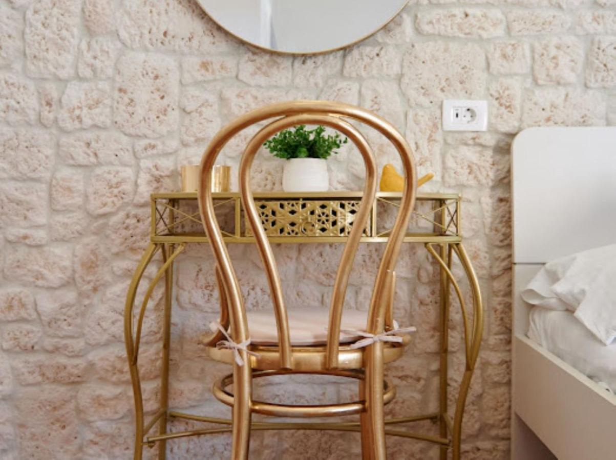 Guesthouse Ana Trogir Old Town ภายนอก รูปภาพ