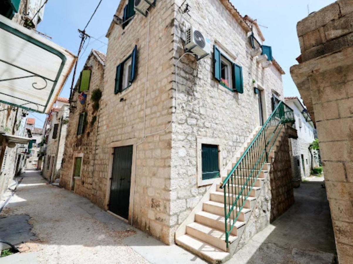 Guesthouse Ana Trogir Old Town ภายนอก รูปภาพ