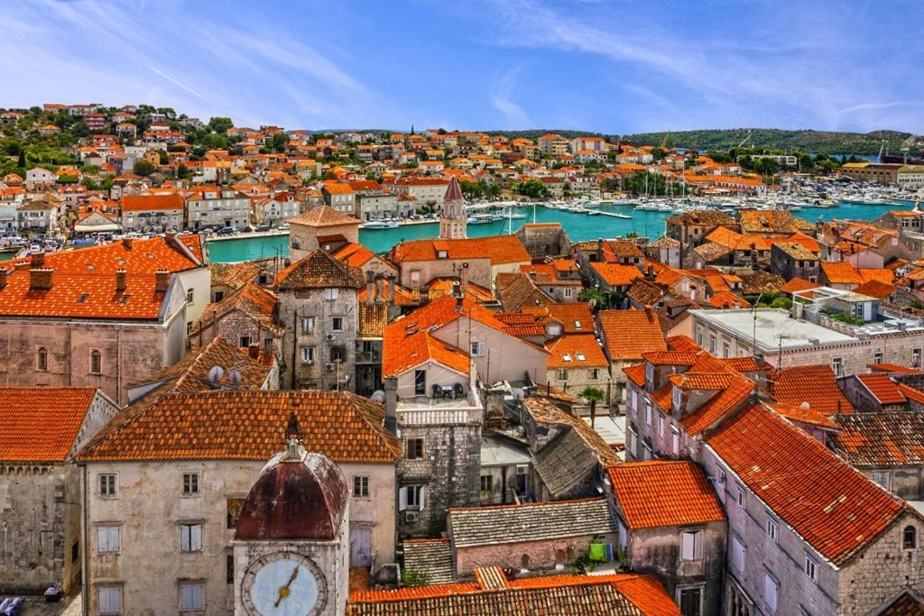 Guesthouse Ana Trogir Old Town ภายนอก รูปภาพ