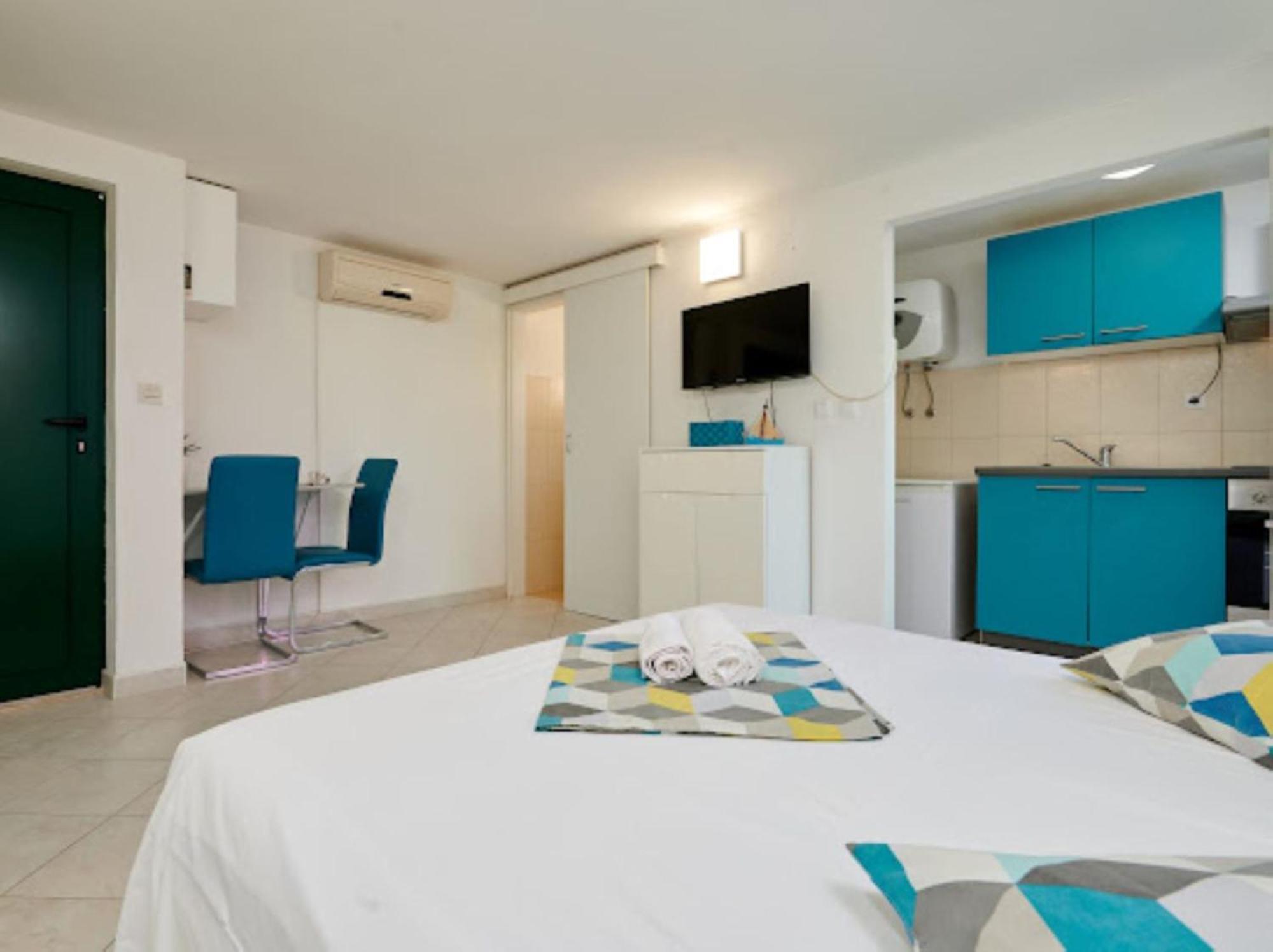 Guesthouse Ana Trogir Old Town ภายนอก รูปภาพ