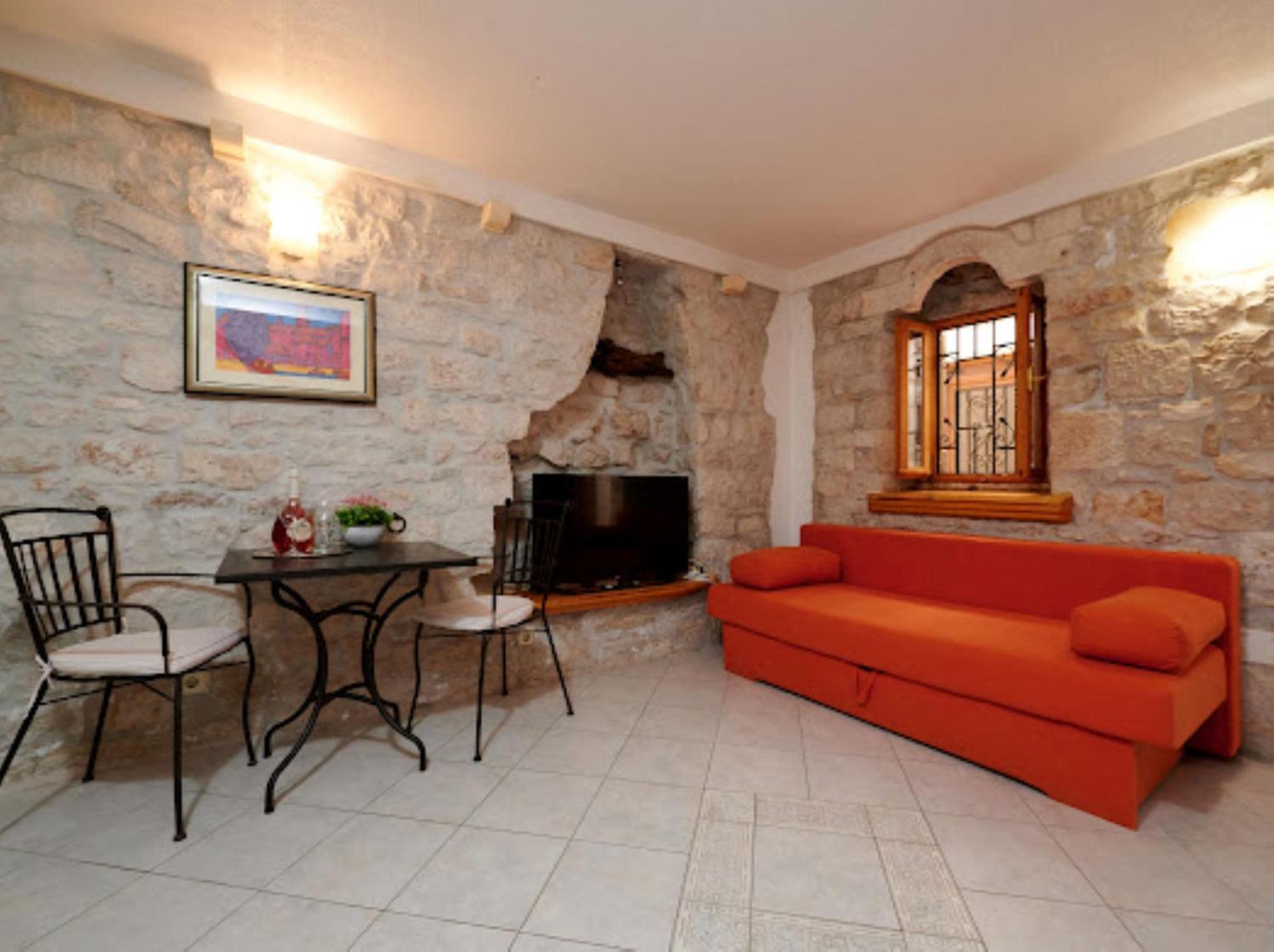 Guesthouse Ana Trogir Old Town ภายนอก รูปภาพ