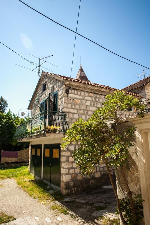 Guesthouse Ana Trogir Old Town ภายนอก รูปภาพ